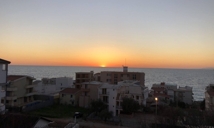 Dobra Voda Apartment | Apartment with sea view and 3-minute walk to the beach