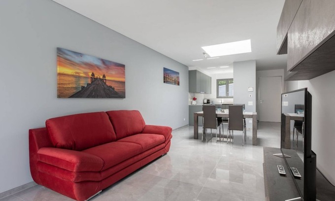 Paradiso Apartment | Apartment with splendid view of the Gulf of Lugano (PROMENADE 6)
