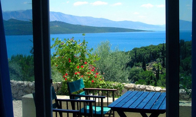 Katouna Villa | Apartment with stunning sea views in Villa del Arte, Lefkas, up to 4 people