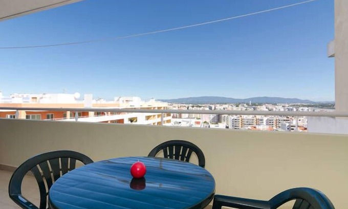 Portimao Apartment | Apartment with swimming pool/WIFI in quiet surroundings (ideal for families)
