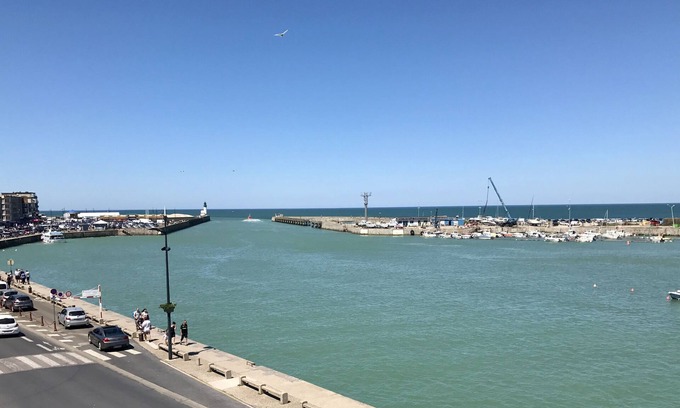 Le Treport Apartment | Apartment with terrace for 4 with a magnificent view of the port of Tréport