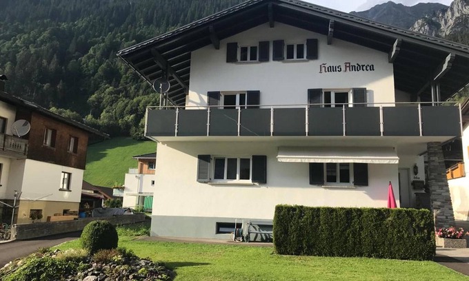 Klosterle House | Apartment with terrace surrounded by mountains