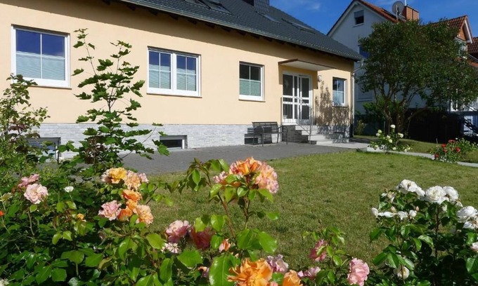 Wasserlos Apartment | Apartment with terrace at the rose garden