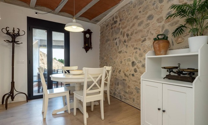 Montblanc Apartment | Apartment with views of the Wall at 30min Port Aventura