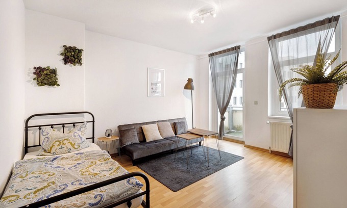 Handelshafen Apartment | Apartment "Wohnen am Wissenschaftshafen" with Balcony & Wi-Fi