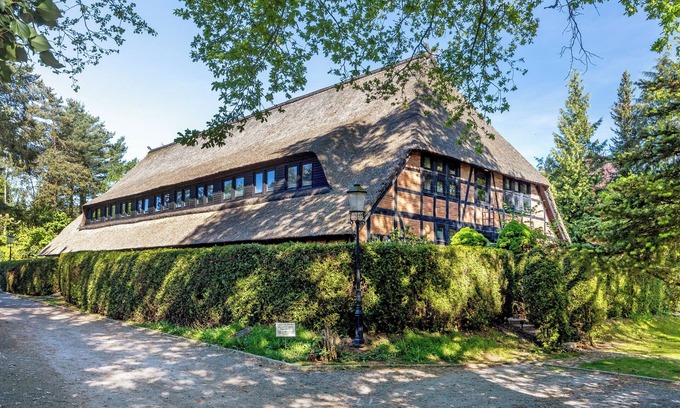 Sankt Dionys Apartment | Apartment 'Wohnen Im Heidehaus' with Private Terrace and Wi-Fi
