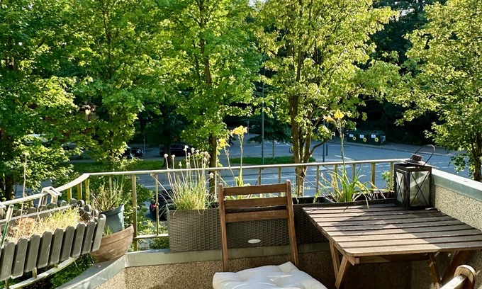 Bahrenfeld Apartment | Apartment 'Wohnung Naehe Volksparkstadion' with Balcony and Wi-Fi