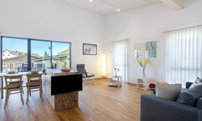 Otterswang Apartment | Apartment 'Wohnung Zeder' with Shared Terrace, Balcony and Wi-Fi
