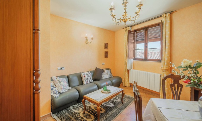 Ampudia Apartment | Apartment 'Y Corte - Castillo' with Wi-Fi