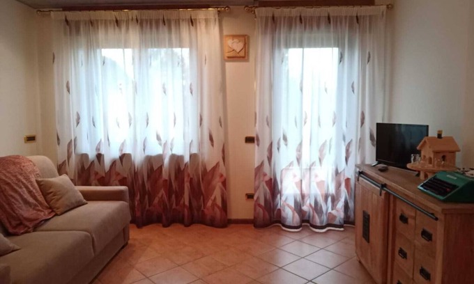 Santa Giustina Apartment | Apartment 'Ziamilva' with Private Terrace, Private Garden and Wi-Fi
