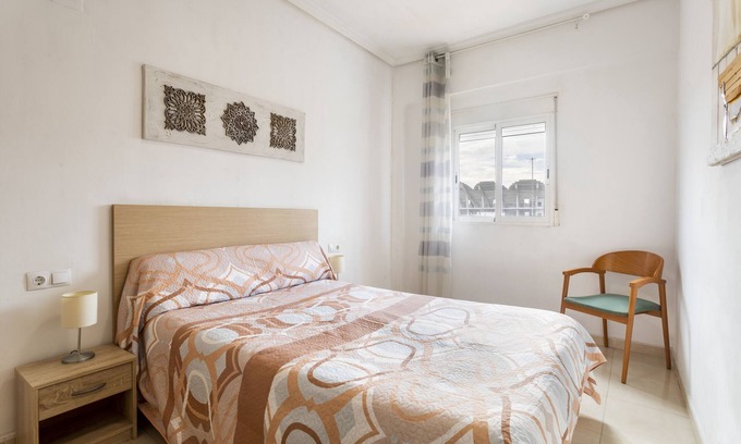 Benicalap Apartment | Apartment 'Zona Garbí - B' with Wi-Fi and Air Conditioning