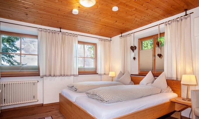 Dietmannsried Apartment | Apartment 'Zugspitze' with Mountain View, Shared Terrace and Wi-Fi