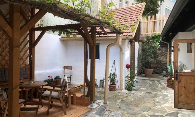 Spitz Apartment | APARTMENT ZUM ROTEN TOR