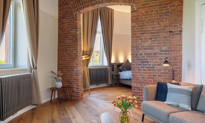 Cuxhaven Apartment | Apartment 'Zweites Obergeschoss' with Wi-Fi