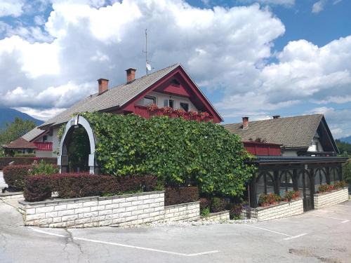 Bled Apartment | APARTMENTS 1A RIBNO - BLED