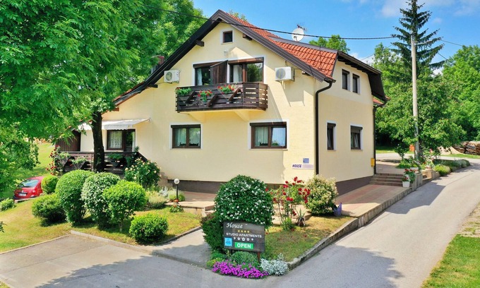 Seliste Dreznicko Apartment | Apartments and rooms Dragica, (16216), Selište Drežnicko, Croatia