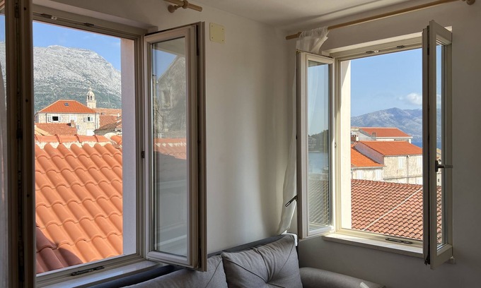 Cove Tri Zala (Zrnovo) House | Apartments and Rooms Katja & Egon