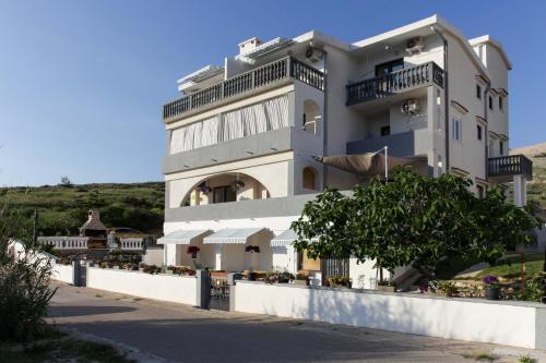 Pag Apartment | Apartments Antonio