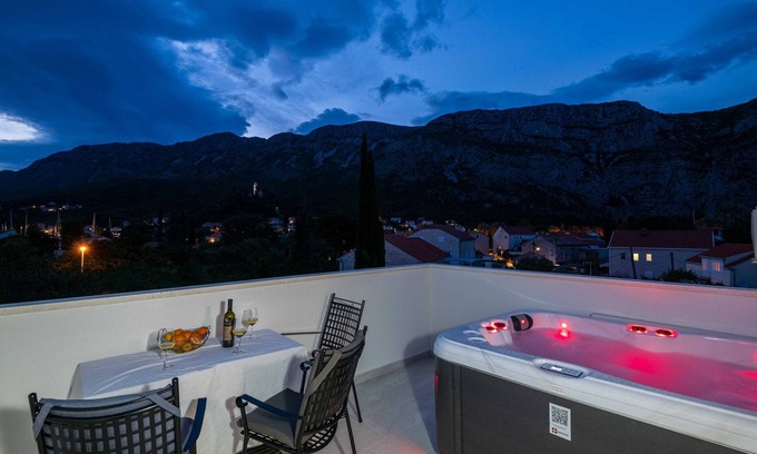 Komolac Apartment | Apartments Azzurro- One Bedroom Apartment with Terrace and Hot Tub
