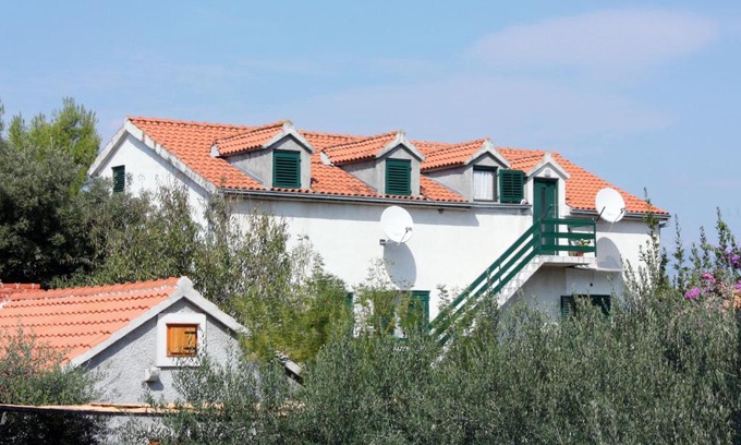 Mirce Apartment | Apartments by the sea Mirca, Brac - 5655