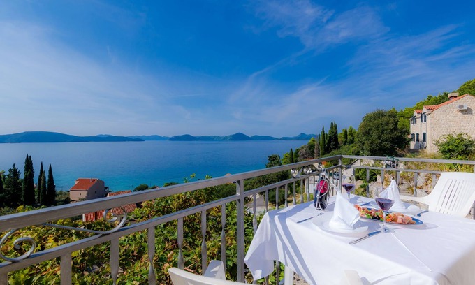 Krucica Apartment | Apartments Cypress Sea Cove - Comfort Studio Apartment with Balcony and Sea View