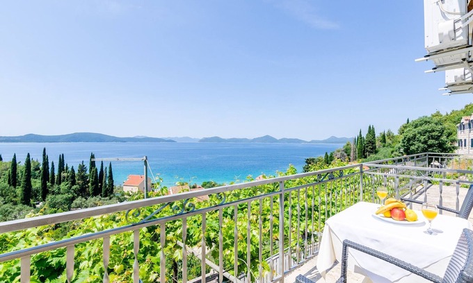 Krucica Apartment | Apartments Cypress Sea Cove - Premium Studio Apartment with Balcony and Sea View (A2)