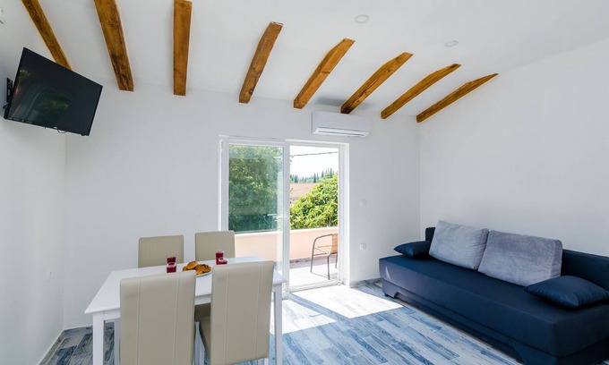 Cilipi Apartment | Apartments Dubrovnik Airport - One Bedroom Apartment with Balcony No. 3