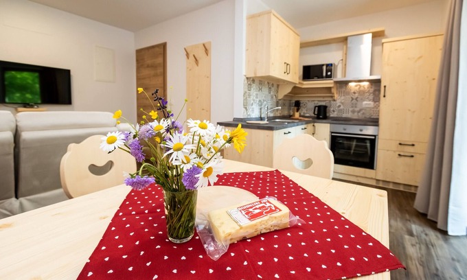 Ukanc Apartment | Apartments Goldhorn Kingdom - Two-Bedroom Apartment with Balcony (A)