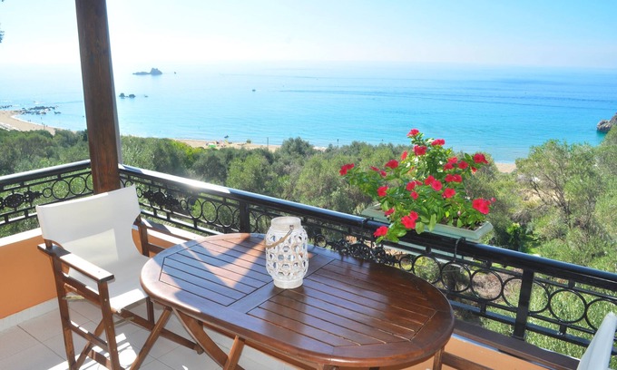 Parelia Apartment | Apartments "Papadatos" on Pelekas beach