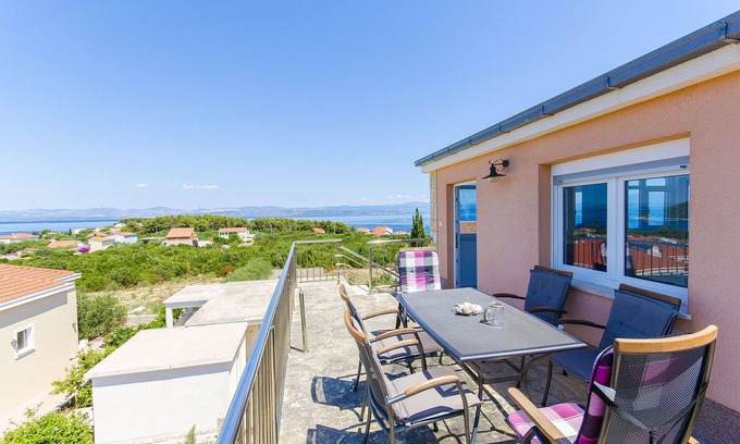 Necujam Apartment | Apartments Kažimir (45981-A5) - Necujam - island Solta