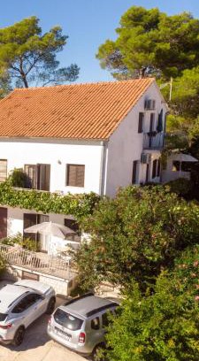 Vrboska Apartment | Apartments Iskra