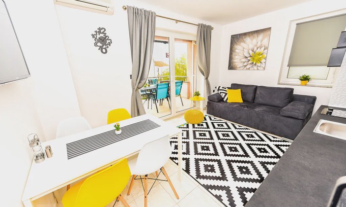 Novalja Apartment | Apartments LARA for 8 people, near the sea&beach