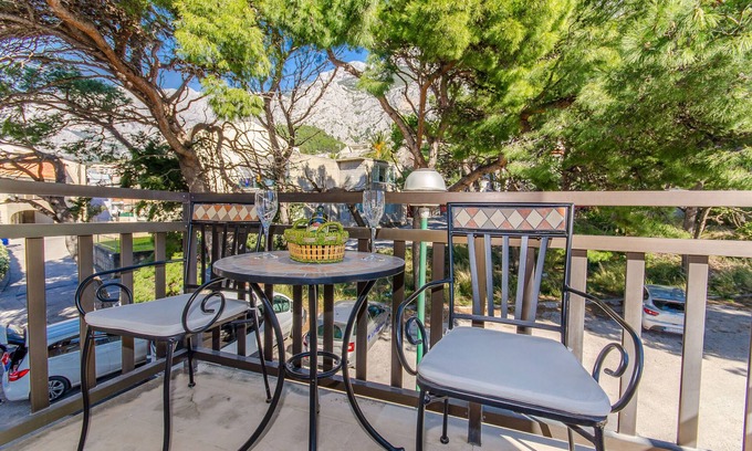 Vrpolje Apartment | Apartments Marinko (37171-A3) - Makarska
