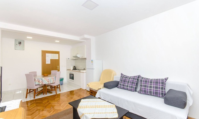Vrpolje Apartment | Apartments Marinko (37171-A5) - Makarska