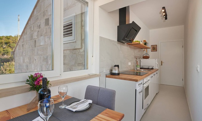 Zvekovica Apartment | Apartments Micika - Studio Apartment with Loggia and Sea View (A3)