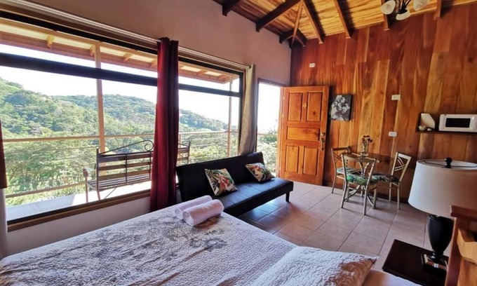 Monteverde House | Apartments Monte Luna Mountain View