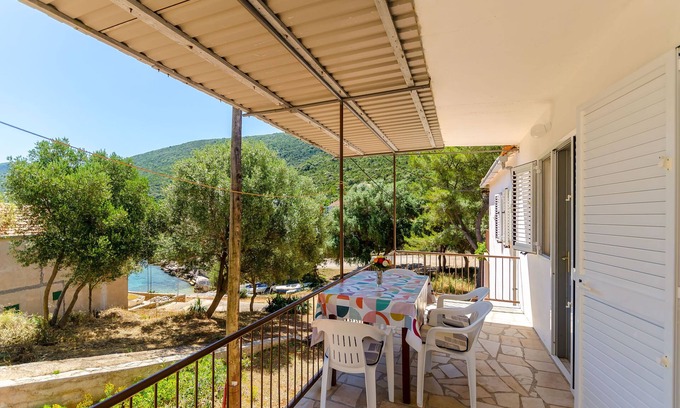 Pokrivenik Apartment | Apartments Nedeljko (34121-A3) - Gdinj - island Hvar