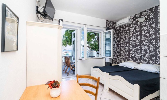 Lumbarda Apartment | Apartments Nikolina (LU) - Studio with Terrace