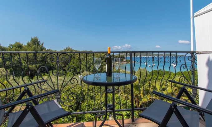 Prvic Luka Apartment | Apartments Njoko (11182-A2) - Prvic Sepurine