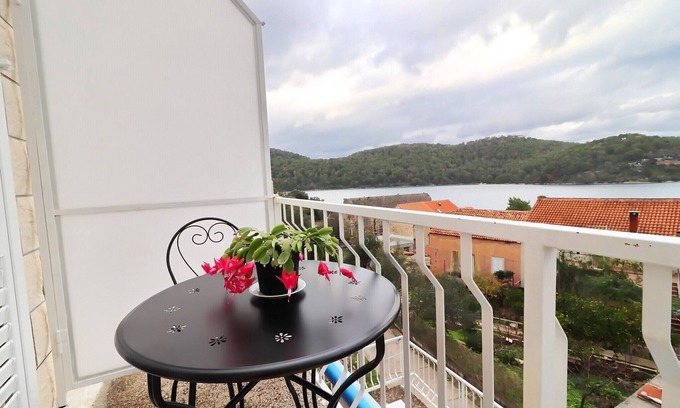 Polace Apartment | Apartments Nodilo - Standard One Bedroom Apartment with Balcony and Sea View (Apt 2)