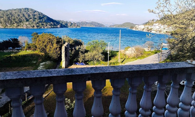 Govedari Apartment | Apartments Patricija One bedroom apartment with balcony and sea view
