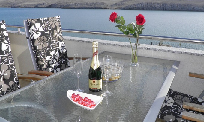 Dinjiska Apartment | Apartments Perla 1-island Pag seafront