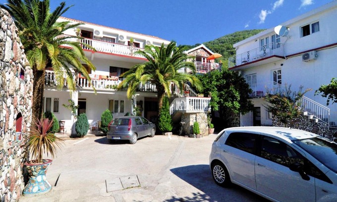 Lastva Grbaljska Apartment | Apartments Radonjic