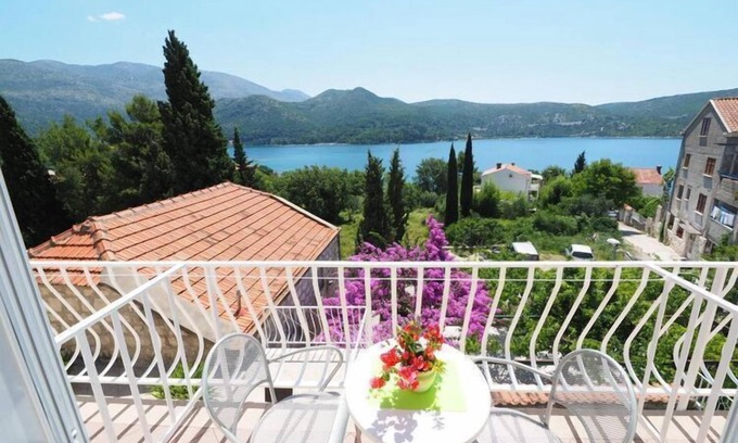 Slano Apartment | Apartments & Room Eva Slano - Double Room with Balcony and Sea View (Kamara)