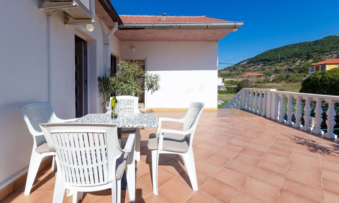 Banjol Apartment | Apartments Slavenka (85941-A2) - Banjol - island Rab