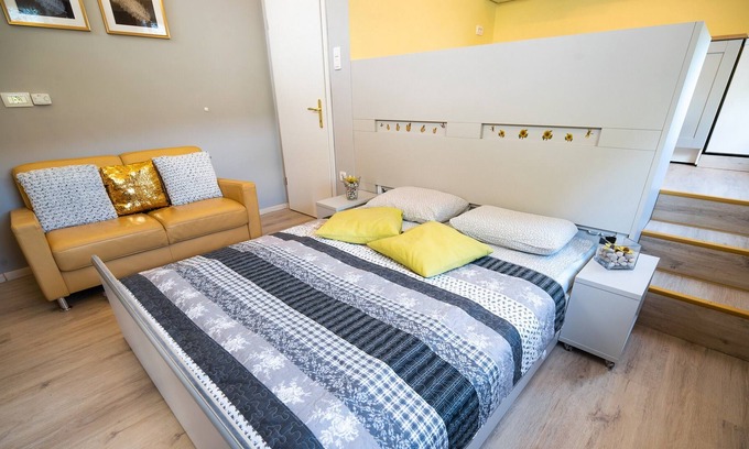 Cerklje ob Krki Apartment | Apartments Stankovo - Studio Golden Rose