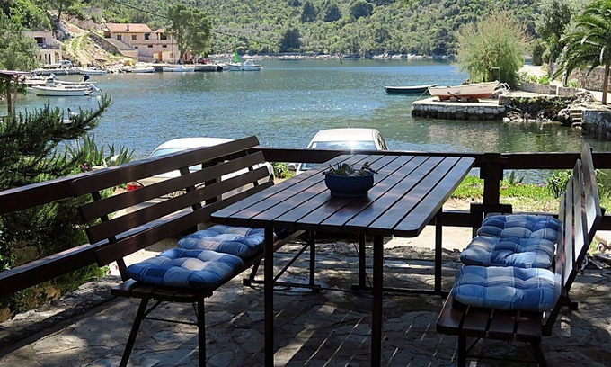 Okuklje Apartment | Apartments Vera - Comfort One-Bedroom Apartment with Terrace and Sea View (Irena)
