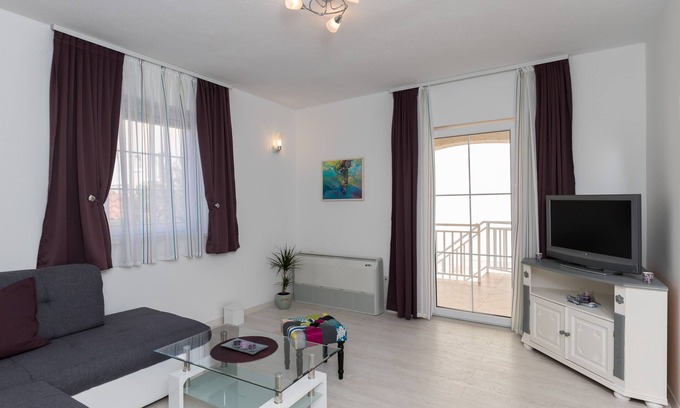 Zvekovica Apartment | Apartments Villa Key - Two Bedroom Apartment with Terrace