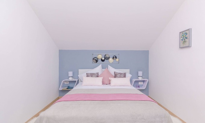Zvekovica Apartment | Apartments Villa Key - Comfort One Bedroom Apartment with Balcony