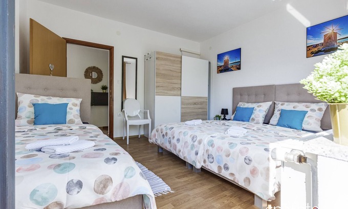Dreznik Grad Apartment | Apartments Villa Mavi - Two Bedroom Apartment First Floor